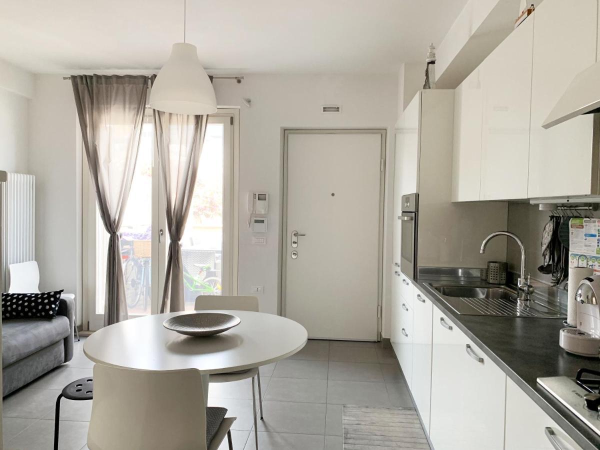 Casa Vacanze/Soggiorno Lavoro A Porto San Giorgio Exterior foto